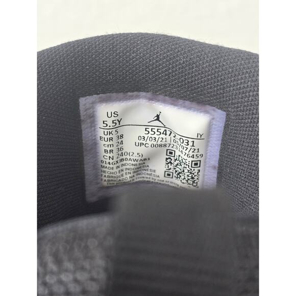 Kids Air Jordan 12 Sneakers Retro GS Black Gold Size 5.5Y Streetwear 90 - Picture 7 of 7